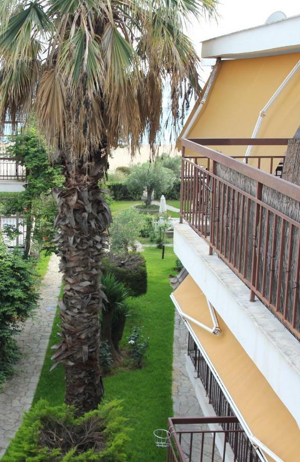 Marina'S Apartment Nea Moudania Exterior foto